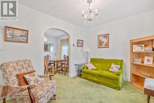 66 Boullee Street, London, ON - Indoor Photo Showing Living Room