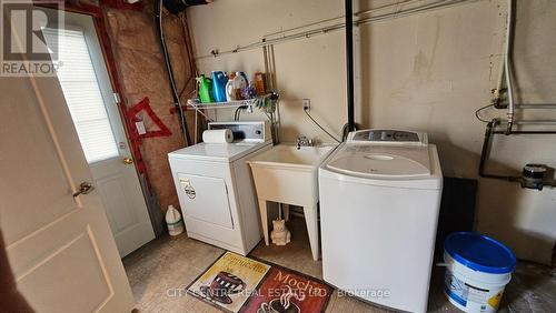 4972 Southampton Drive, Mississauga, ON - Indoor Photo Showing Laundry Room