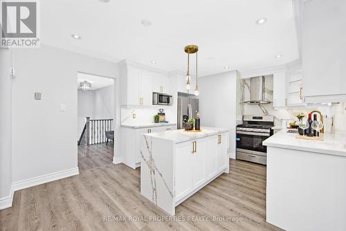 560 Bristol Road, Newmarket, ON - Indoor Photo Showing Kitchen