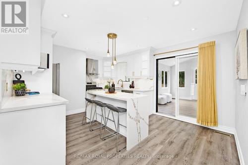 560 Bristol Road, Newmarket, ON - Indoor Photo Showing Kitchen