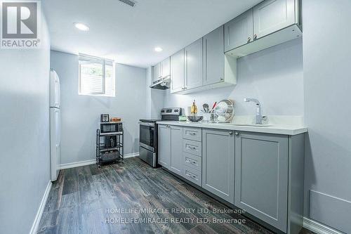 1 Copperfield Road, Brampton, ON - Indoor Photo Showing Kitchen