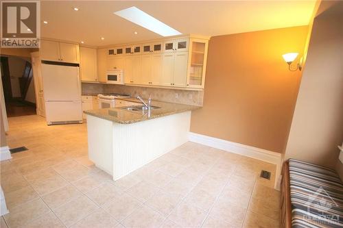 249 Powell Avenue, Ottawa, ON - Indoor Photo Showing Kitchen