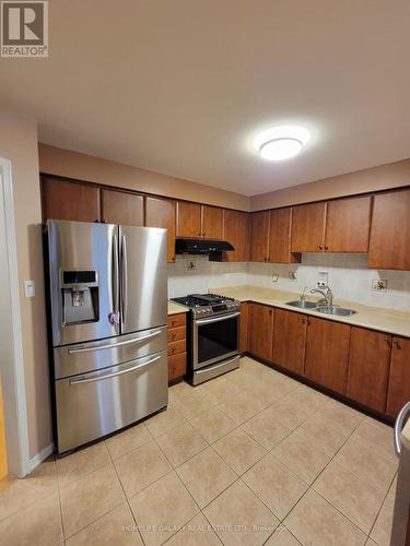 149 Oceanpearl Crescent, Whitby, ON - Indoor Photo Showing Kitchen