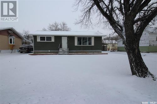 656 4Th Street W, Shaunavon, SK - Outdoor