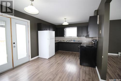 656 4Th Street W, Shaunavon, SK - Indoor Photo Showing Kitchen