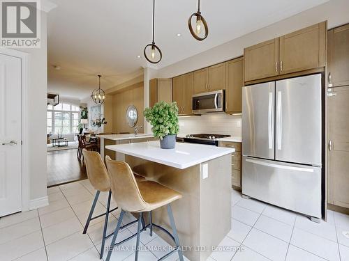 76 - 250 Royalton Common, Oakville, ON - Indoor Photo Showing Kitchen With Stainless Steel Kitchen