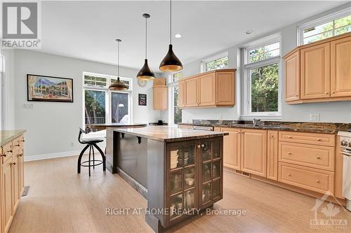 36 Sawgrass Circle, Ottawa, ON - Indoor Photo Showing Kitchen