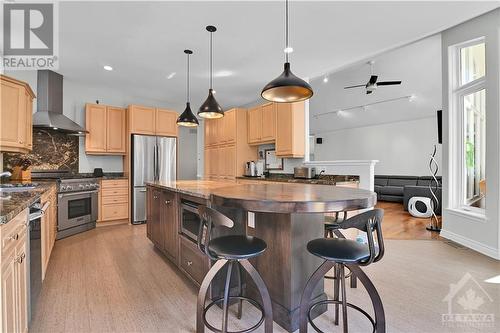 36 Sawgrass Circle, Ottawa, ON - Indoor Photo Showing Kitchen With Upgraded Kitchen