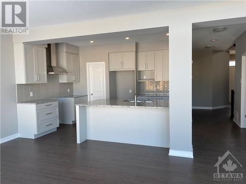 126 Boulonnaius Grove, Kanata, ON - Indoor Photo Showing Kitchen With Upgraded Kitchen