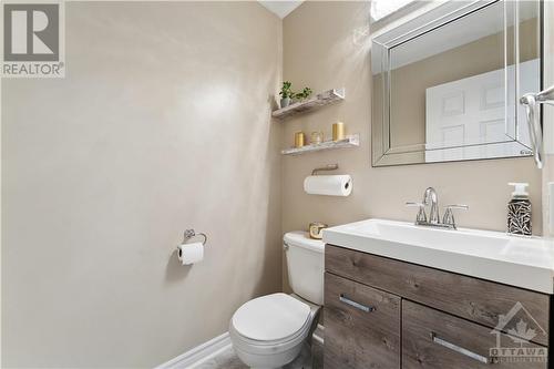 38 Upney Drive, Ottawa, ON - Indoor Photo Showing Bathroom