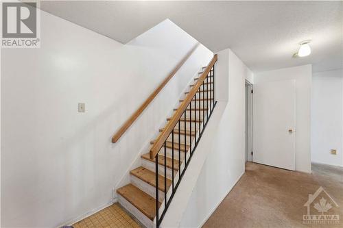 415 Viewmount Drive, Nepean, ON - Indoor Photo Showing Other Room