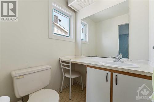 415 Viewmount Drive, Nepean, ON - Indoor Photo Showing Bathroom