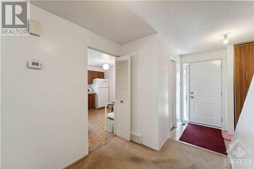 415 Viewmount Drive, Nepean, ON - Indoor Photo Showing Other Room