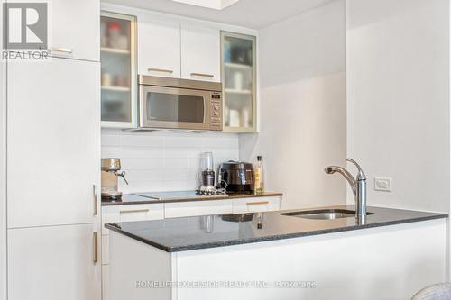 4903 - 12 York Street, Toronto, ON - Indoor Photo Showing Kitchen