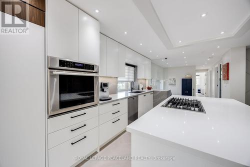 38 Farmcrest Drive, Toronto, ON - Indoor Photo Showing Kitchen