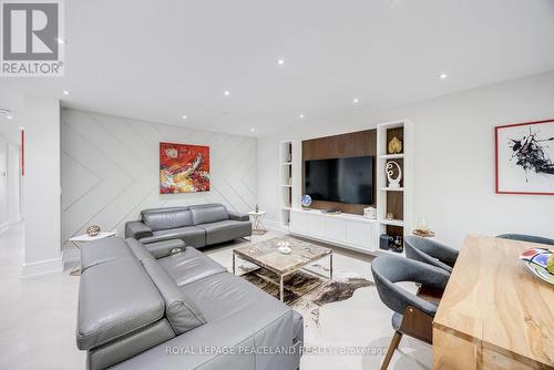 38 Farmcrest Drive, Toronto, ON - Indoor Photo Showing Living Room