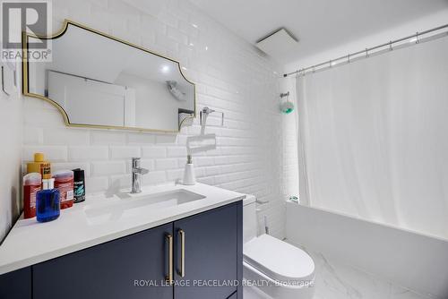 38 Farmcrest Drive, Toronto, ON - Indoor Photo Showing Bathroom