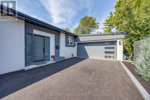 38 Farmcrest Drive, Toronto, ON - Outdoor