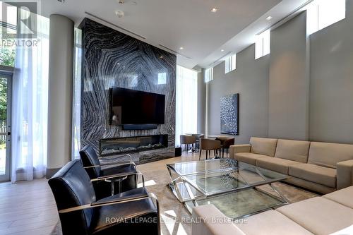 305 - 20 Brin Drive, Toronto, ON - Indoor Photo Showing Living Room