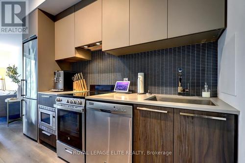 305 - 20 Brin Drive, Toronto, ON - Indoor Photo Showing Kitchen With Stainless Steel Kitchen