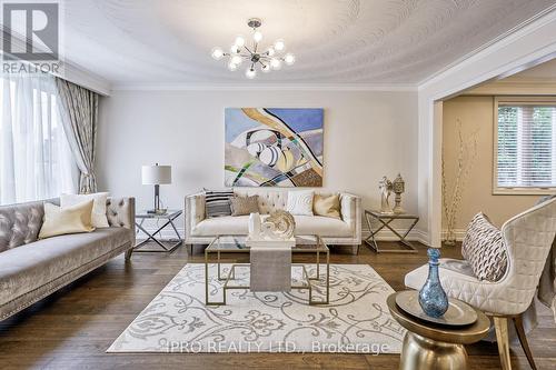 360 Glen Park Avenue, Toronto, ON - Indoor Photo Showing Living Room