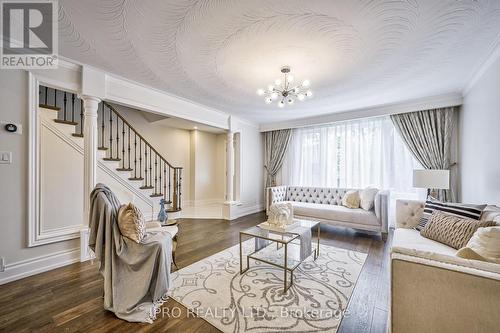 360 Glen Park Avenue, Toronto, ON - Indoor Photo Showing Living Room