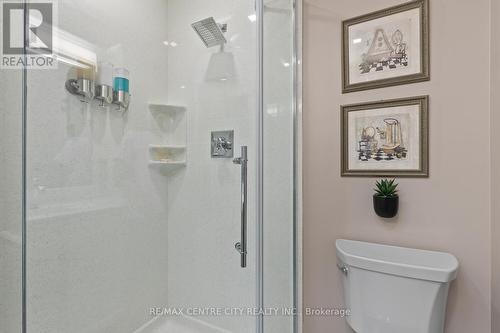 50 Napoleon Drive, London, ON - Indoor Photo Showing Bathroom