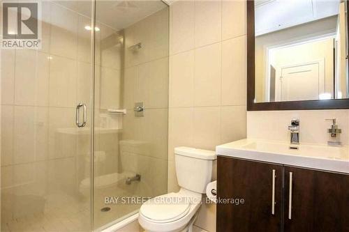 1721 - 5 Sheppard Avenue E, Toronto, ON - Indoor Photo Showing Bathroom