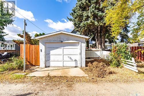 1089 Wolfe Avenue, Moose Jaw, SK - Outdoor