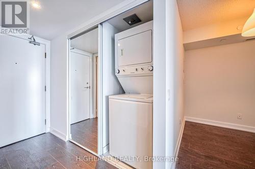 2203 - 72 Esther Shiner Boulevard, Toronto, ON - Indoor Photo Showing Laundry Room