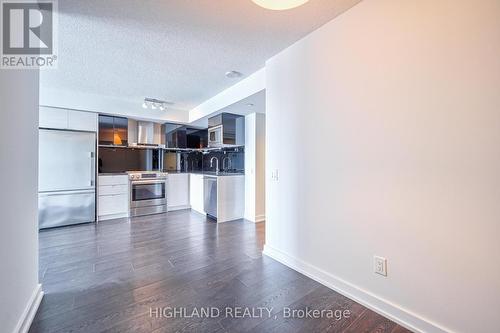 2203 - 72 Esther Shiner Boulevard, Toronto, ON - Indoor Photo Showing Kitchen