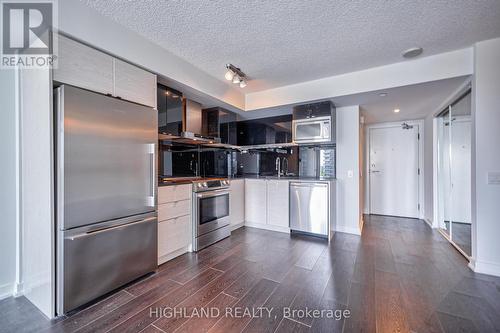 2203 - 72 Esther Shiner Boulevard, Toronto, ON - Indoor Photo Showing Kitchen