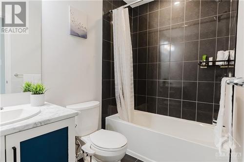 634 Taliesin Crescent, Stittsville, ON - Indoor Photo Showing Bathroom