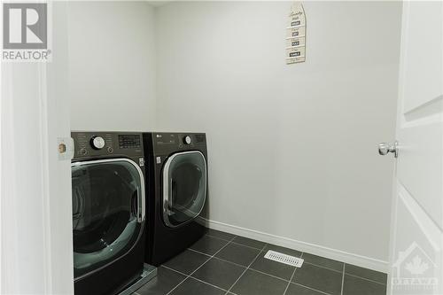 634 Taliesin Crescent, Stittsville, ON - Indoor Photo Showing Laundry Room