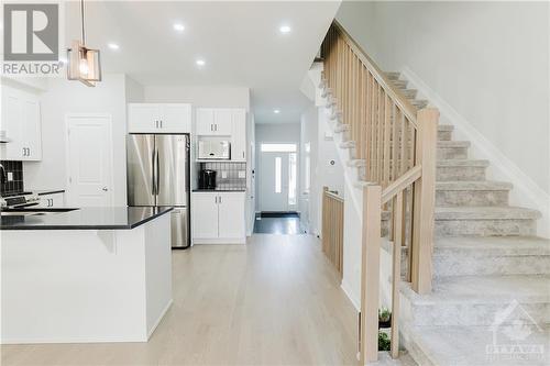 634 Taliesin Crescent, Stittsville, ON - Indoor Photo Showing Kitchen