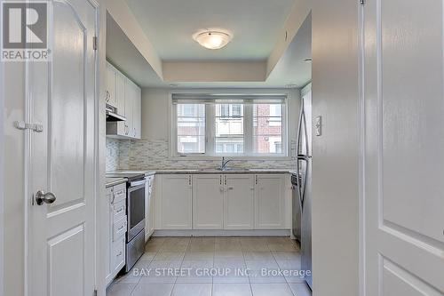 2629 Eaglesham Path, Oshawa, ON - Indoor Photo Showing Kitchen