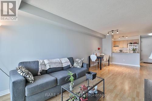 1409 - 83 Borough Drive, Toronto, ON - Indoor Photo Showing Living Room