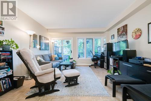 37 West Avenue, Toronto, ON - Indoor Photo Showing Living Room