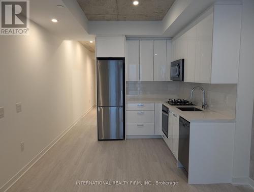 313 - 195 Mccaul Street, Toronto, ON - Indoor Photo Showing Kitchen