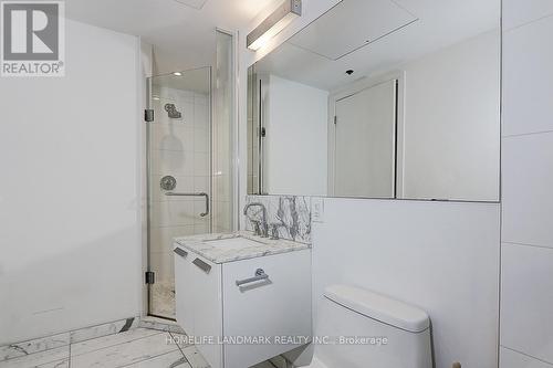 723 - 57 St Joseph Street, Toronto, ON - Indoor Photo Showing Bathroom