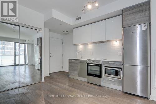 723 - 57 St Joseph Street, Toronto, ON - Indoor Photo Showing Kitchen With Upgraded Kitchen