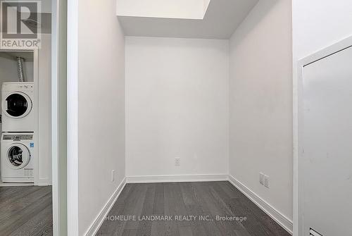 723 - 57 St Joseph Street, Toronto, ON - Indoor Photo Showing Laundry Room