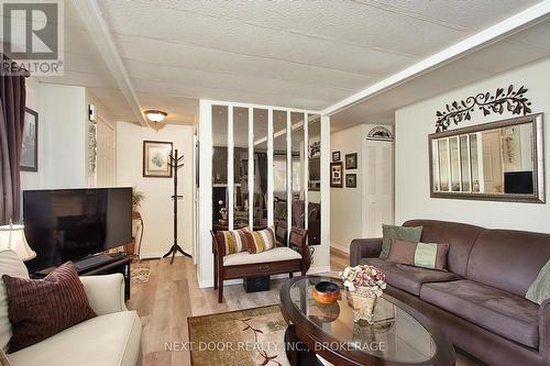 208 Biltmore Drive, South Huron (Stephen Twp), ON - Indoor Photo Showing Living Room