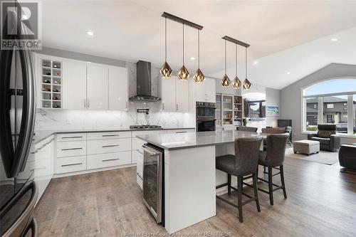 28 Peachtree Lane, Chatham, ON - Indoor Photo Showing Kitchen With Upgraded Kitchen