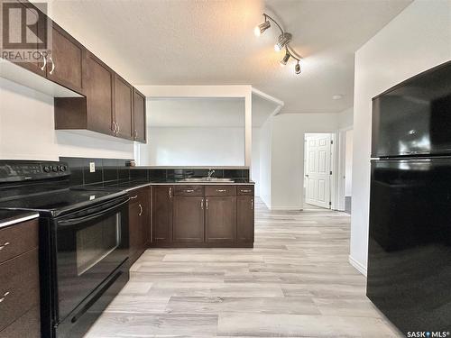 2125 Fleury Street, Regina, SK - Indoor Photo Showing Kitchen