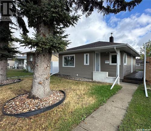 2125 Fleury Street, Regina, SK - Outdoor