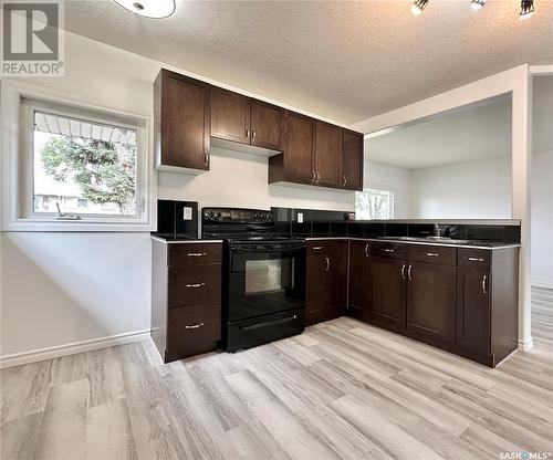 2125 Fleury Street, Regina, SK - Indoor Photo Showing Kitchen