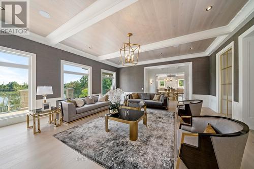 130 St. John'S Side Road E, Aurora, ON - Indoor Photo Showing Living Room