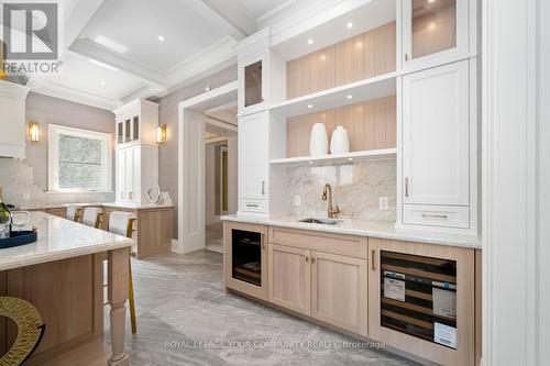 130 St. John'S Side Road E, Aurora, ON - Indoor Photo Showing Kitchen With Upgraded Kitchen