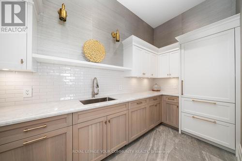 130 St. John'S Side Road E, Aurora, ON - Indoor Photo Showing Kitchen